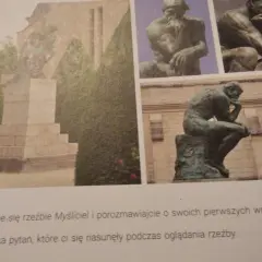 Rodina do krzyżówki: rzeźba Myśliciela w różnych ujęciach, siedząca postać w pozie kontemplacji.