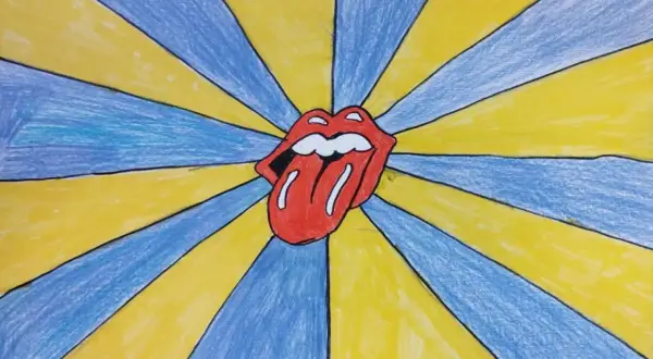 Pop art rysunek z czerwonymi ustami i wystawionym językiem na tle promieni żółtych i niebieskich.