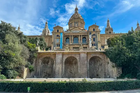MNAC Barcelona: Przewodnik po sztuce, widokach i praktycznych poradach