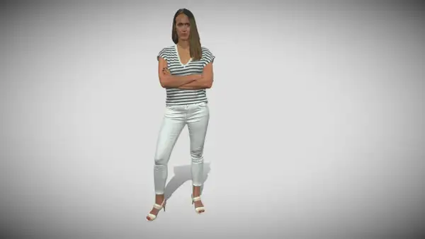 Model 3D posąg kobiety w białych spodniach i pasiastym T-shircie, stojącej ze skrzyżowanymi ramionami.